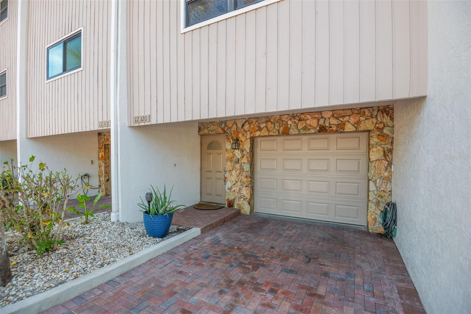 Image 4 of 46 For 12320 Capri Circle N 404