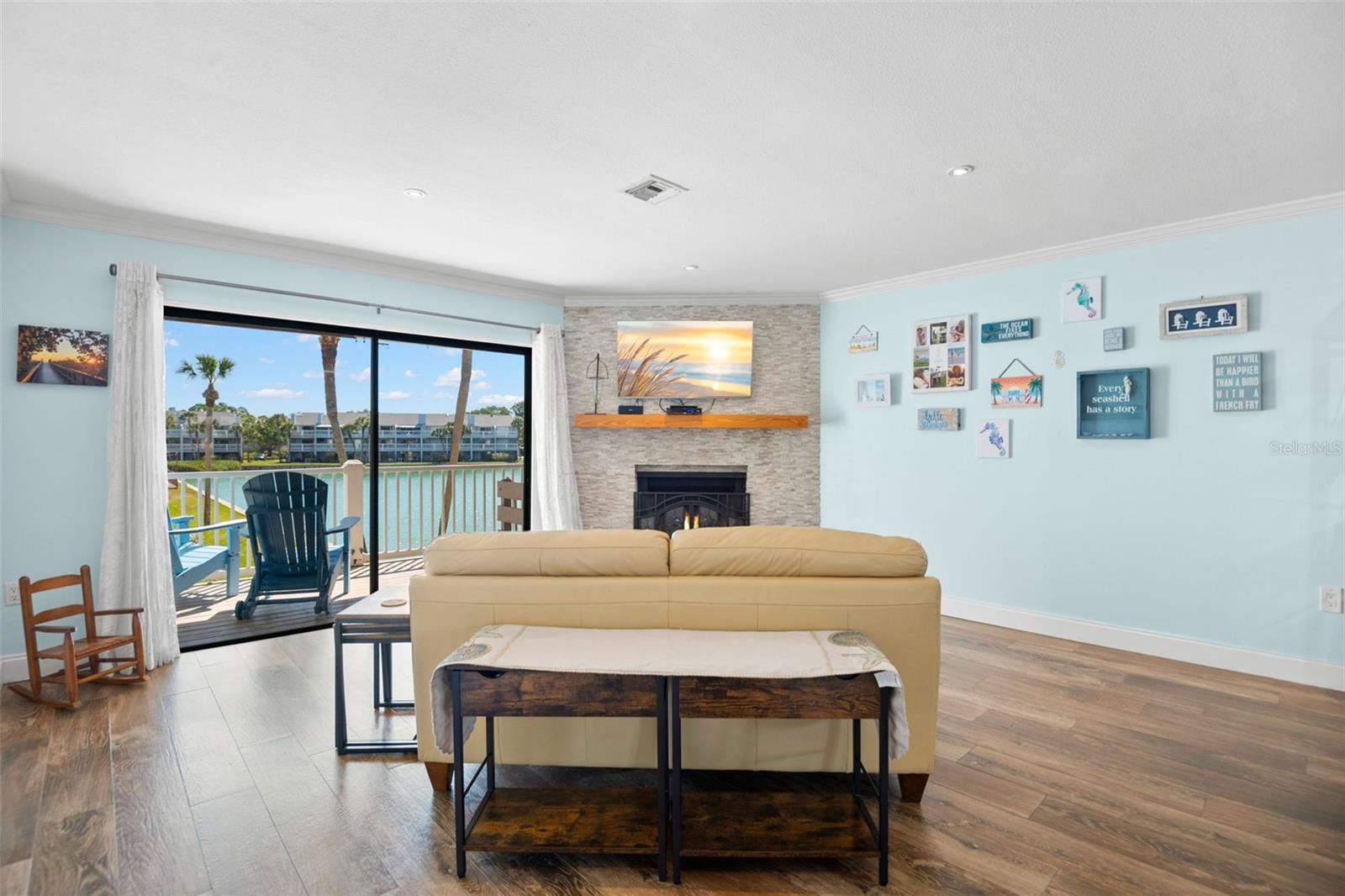 Image 6 of 46 For 12320 Capri Circle N 404