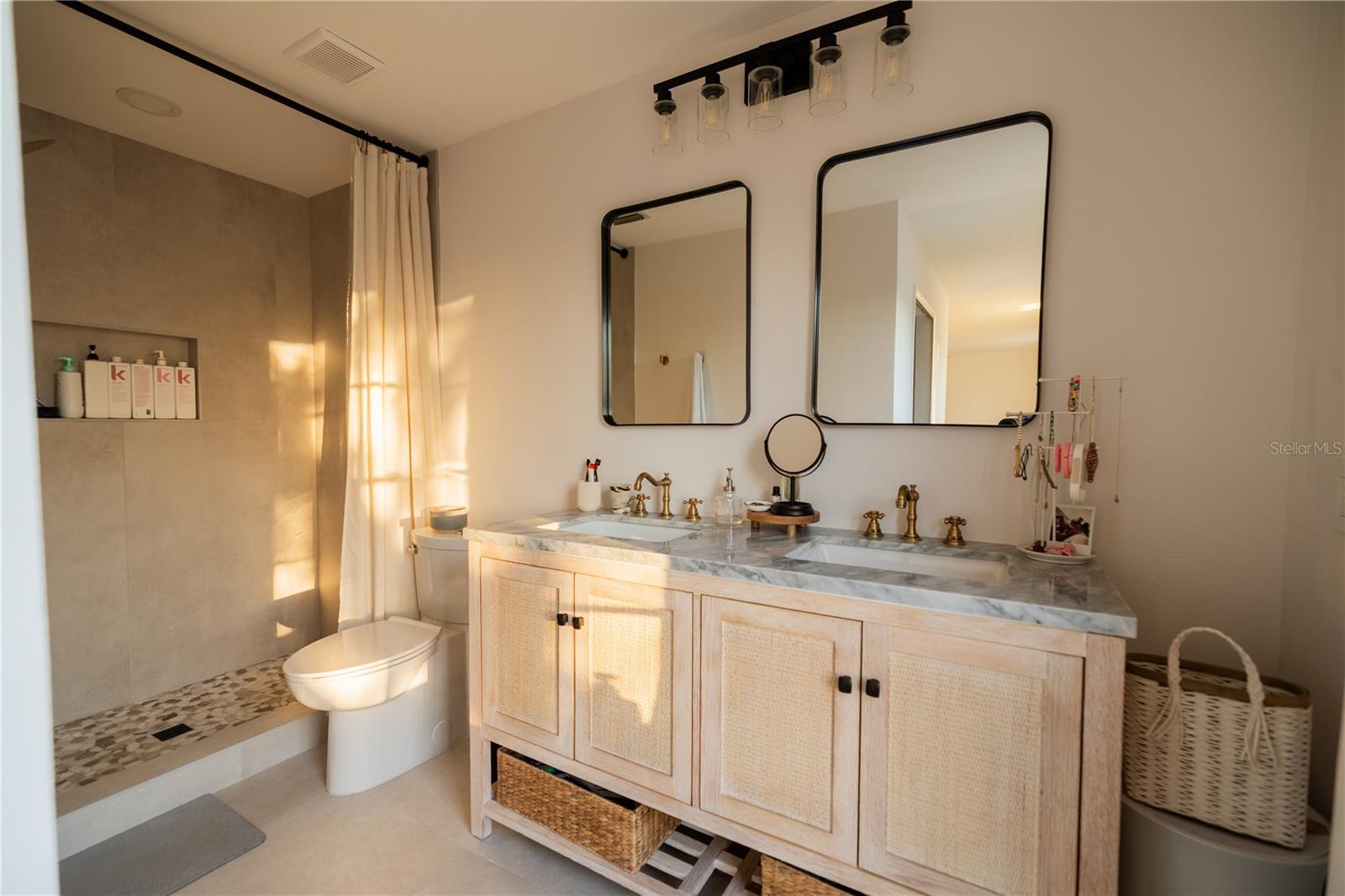 Image 40 of 49 For 3728 Murray Dale Drive