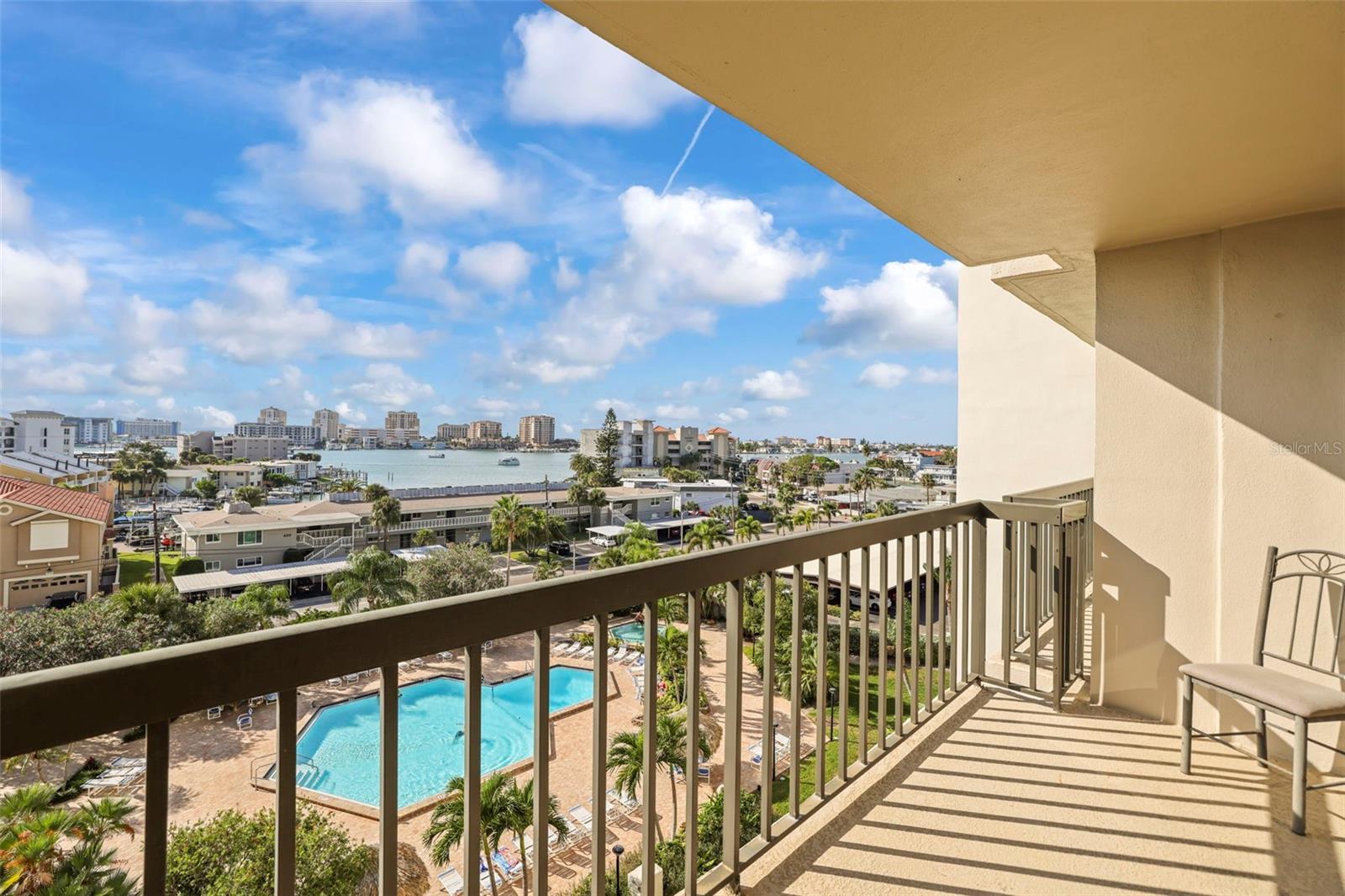 Image 16 of 63 For 400 Island Way 602