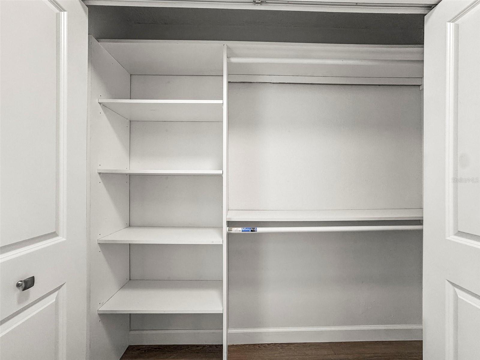 Image 22 of 63 For 400 Island Way 602