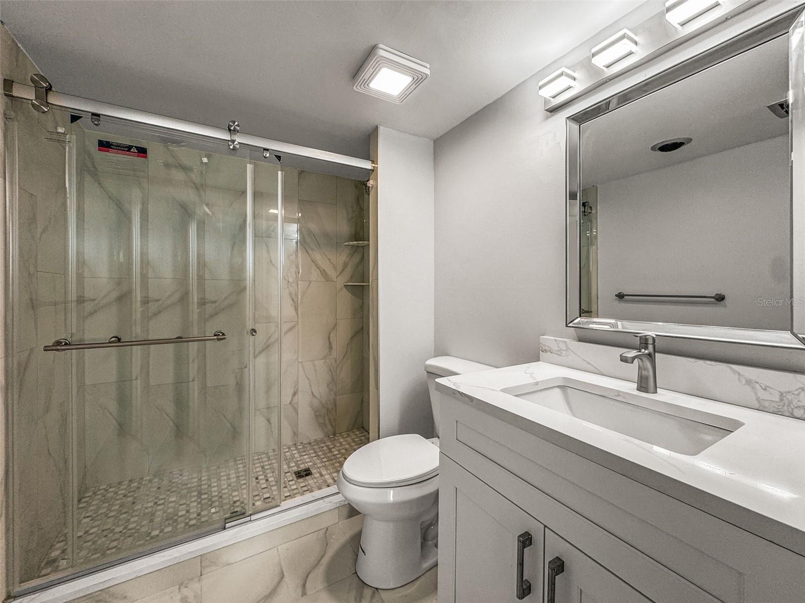 Image 23 of 63 For 400 Island Way 602