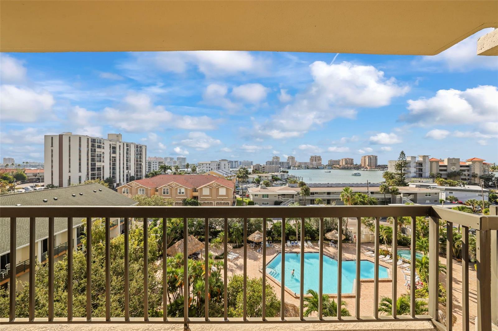 Image 30 of 63 For 400 Island Way 602