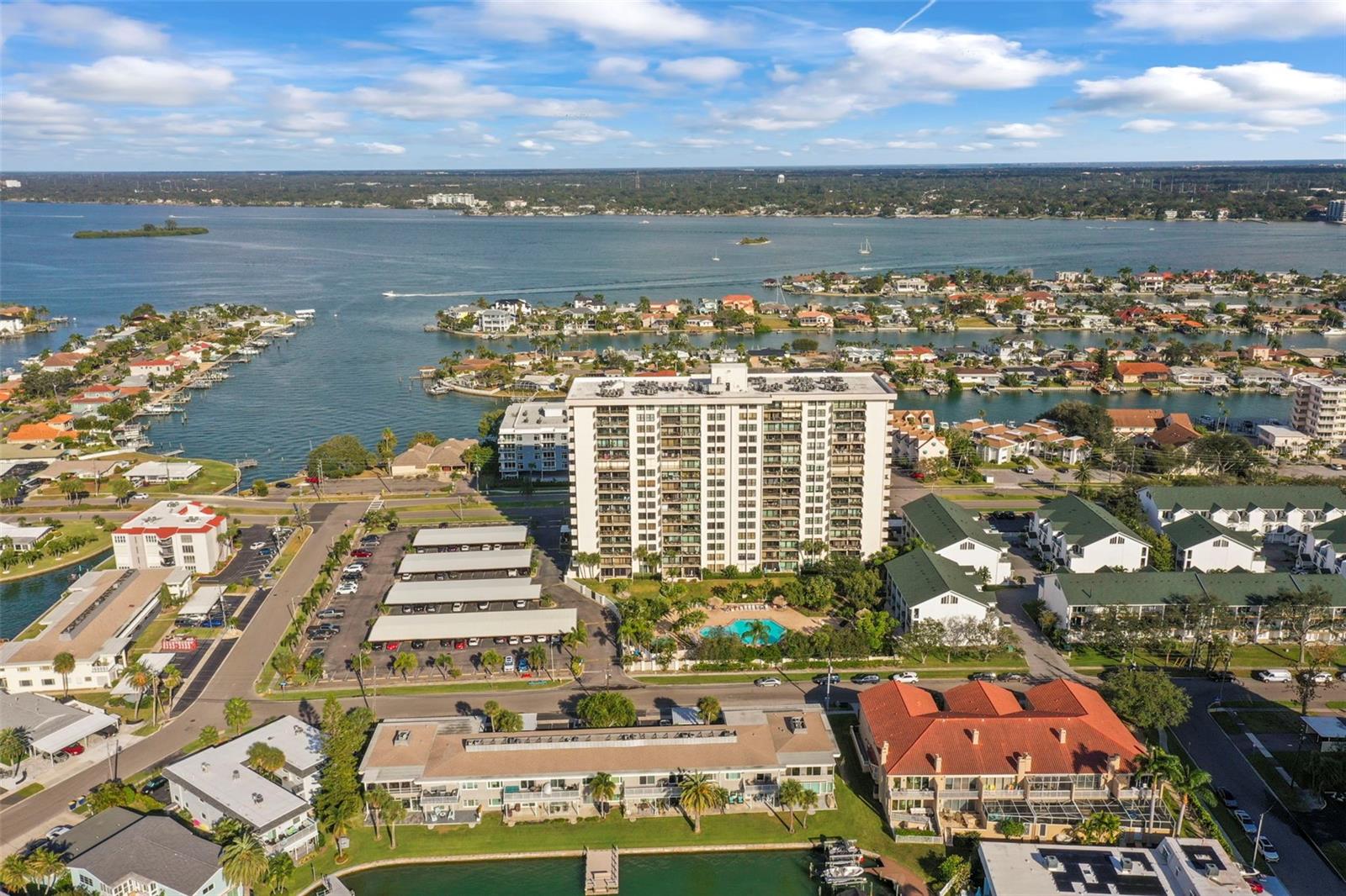 Image 49 of 63 For 400 Island Way 602