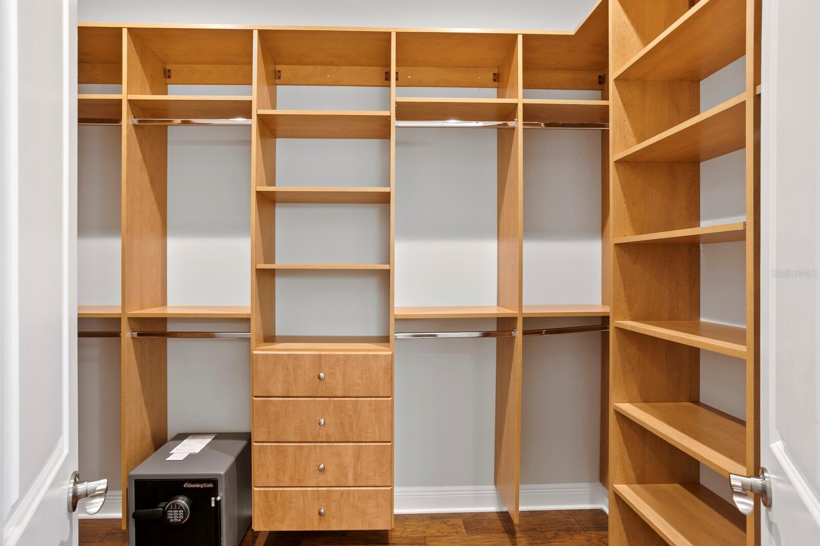 Image 27 of 56 For 13016 Sanctuary Village Lane