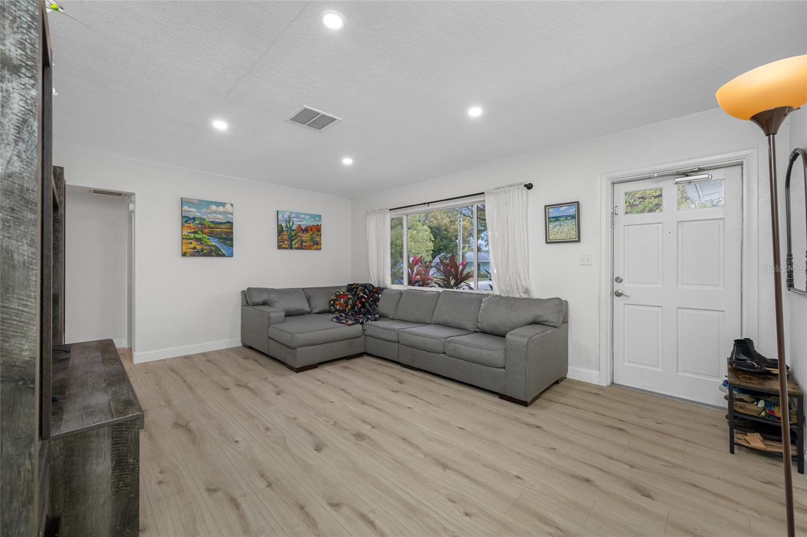 Image 4 of 18 For 1268 Robin Hood Lane