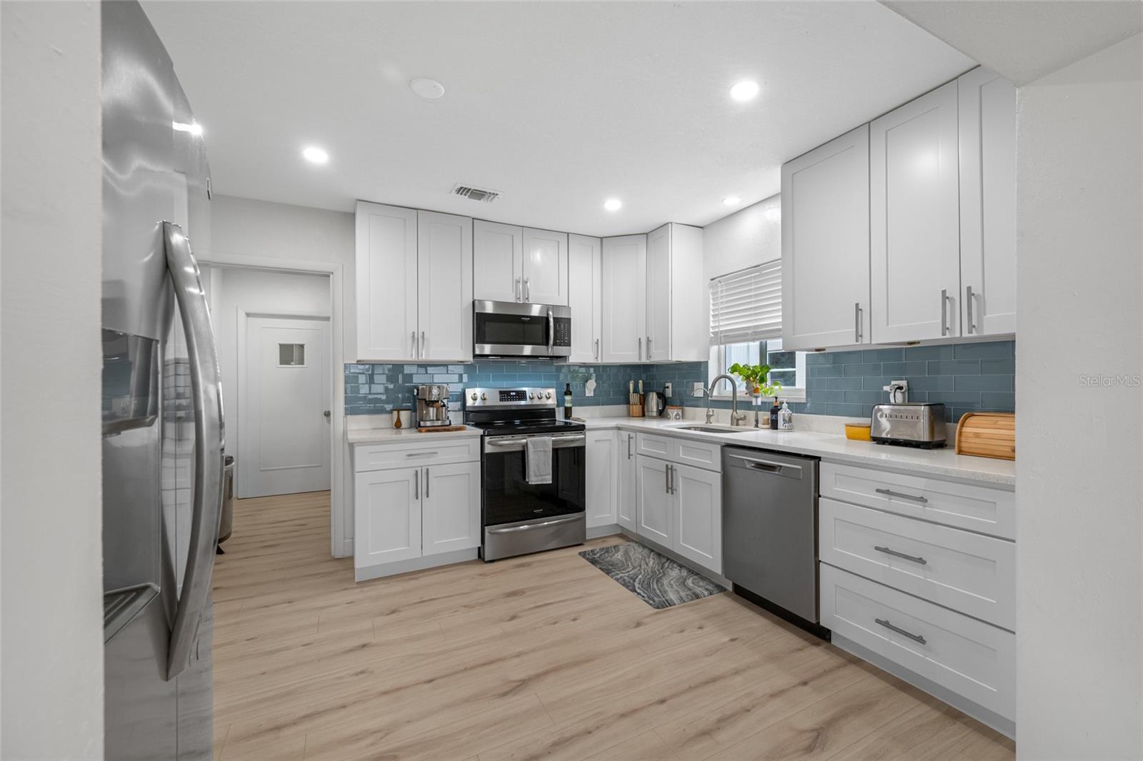 Image 7 of 18 For 1268 Robin Hood Lane