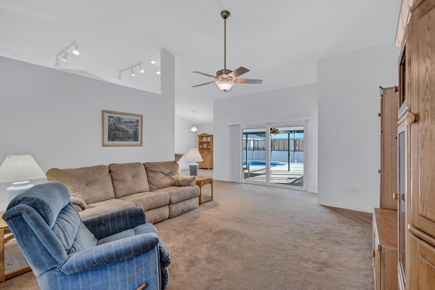 Image 10 of 22 For 317 Carriage Crossing Circle