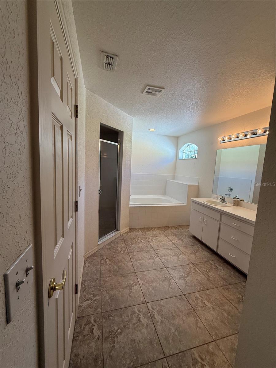 Image 13 of 22 For 317 Carriage Crossing Circle