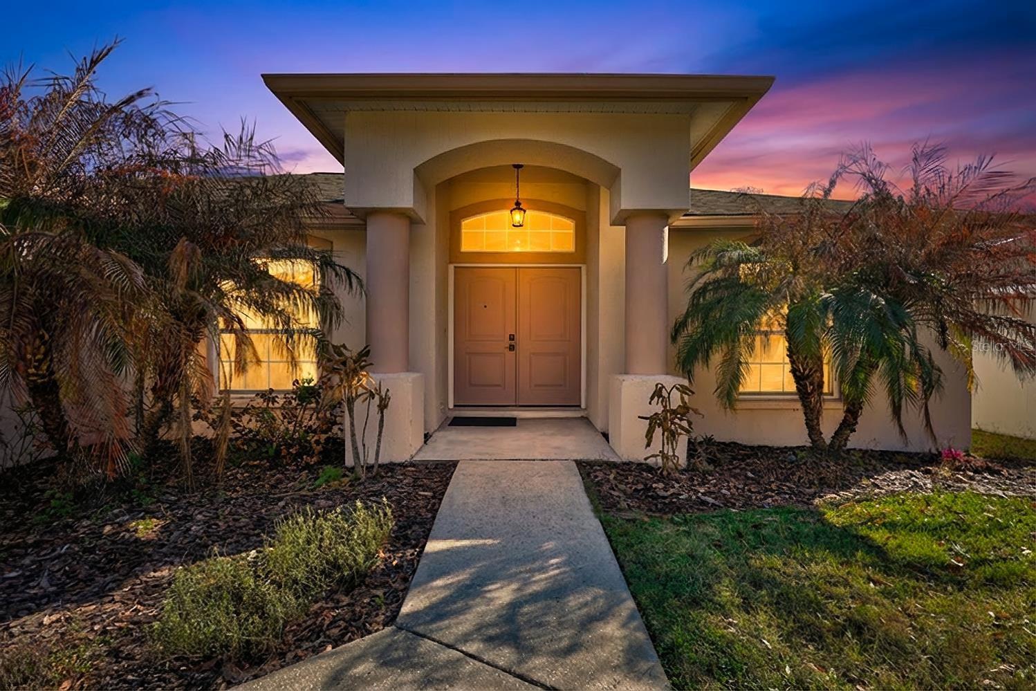 Image 3 of 22 For 317 Carriage Crossing Circle