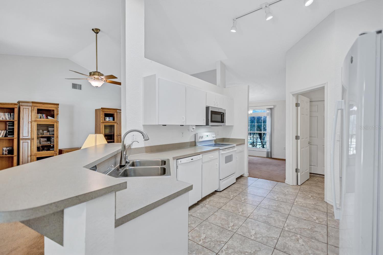 Image 7 of 22 For 317 Carriage Crossing Circle