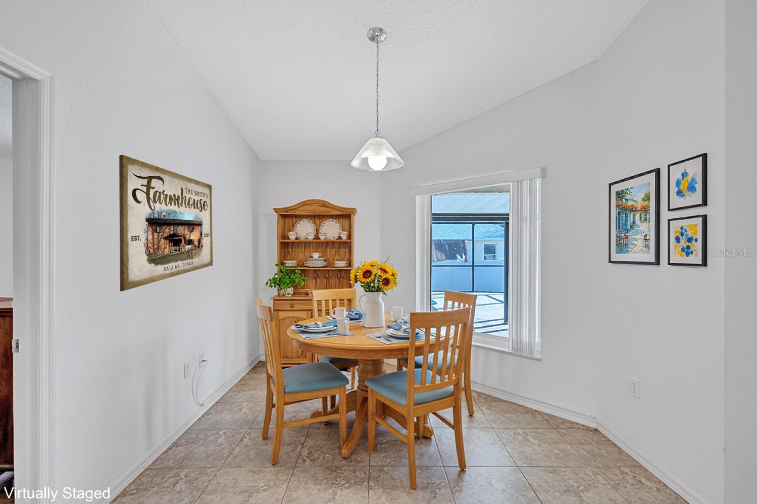 Image 8 of 22 For 317 Carriage Crossing Circle