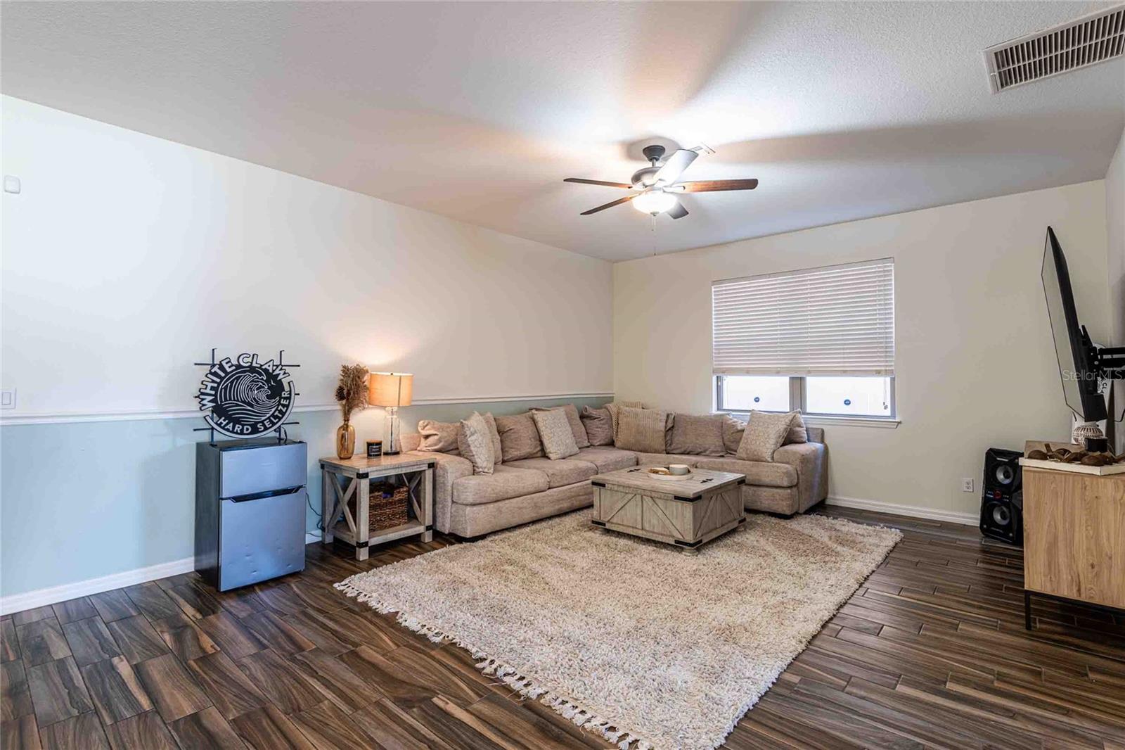 Image 8 of 50 For 6309 Pin Cherry Place