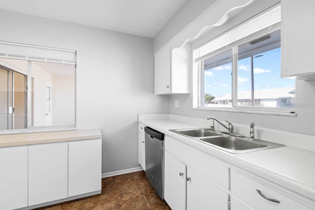 Image 12 of 60 For 1513 Arrowhead Drive