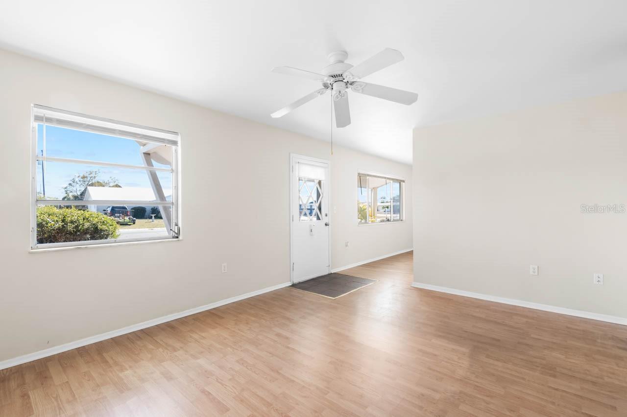 Image 5 of 60 For 1513 Arrowhead Drive