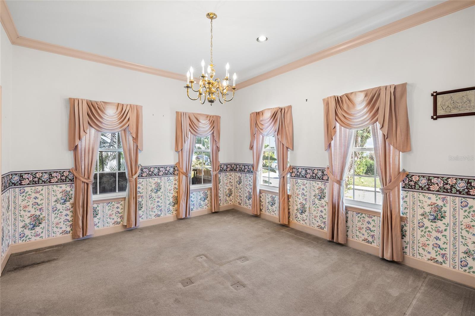 Image 10 of 48 For 6013 Russell Street