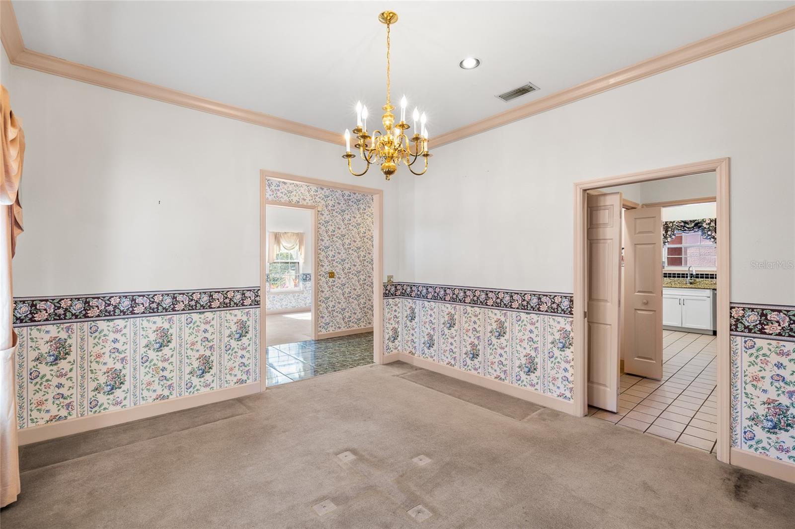 Image 11 of 48 For 6013 Russell Street