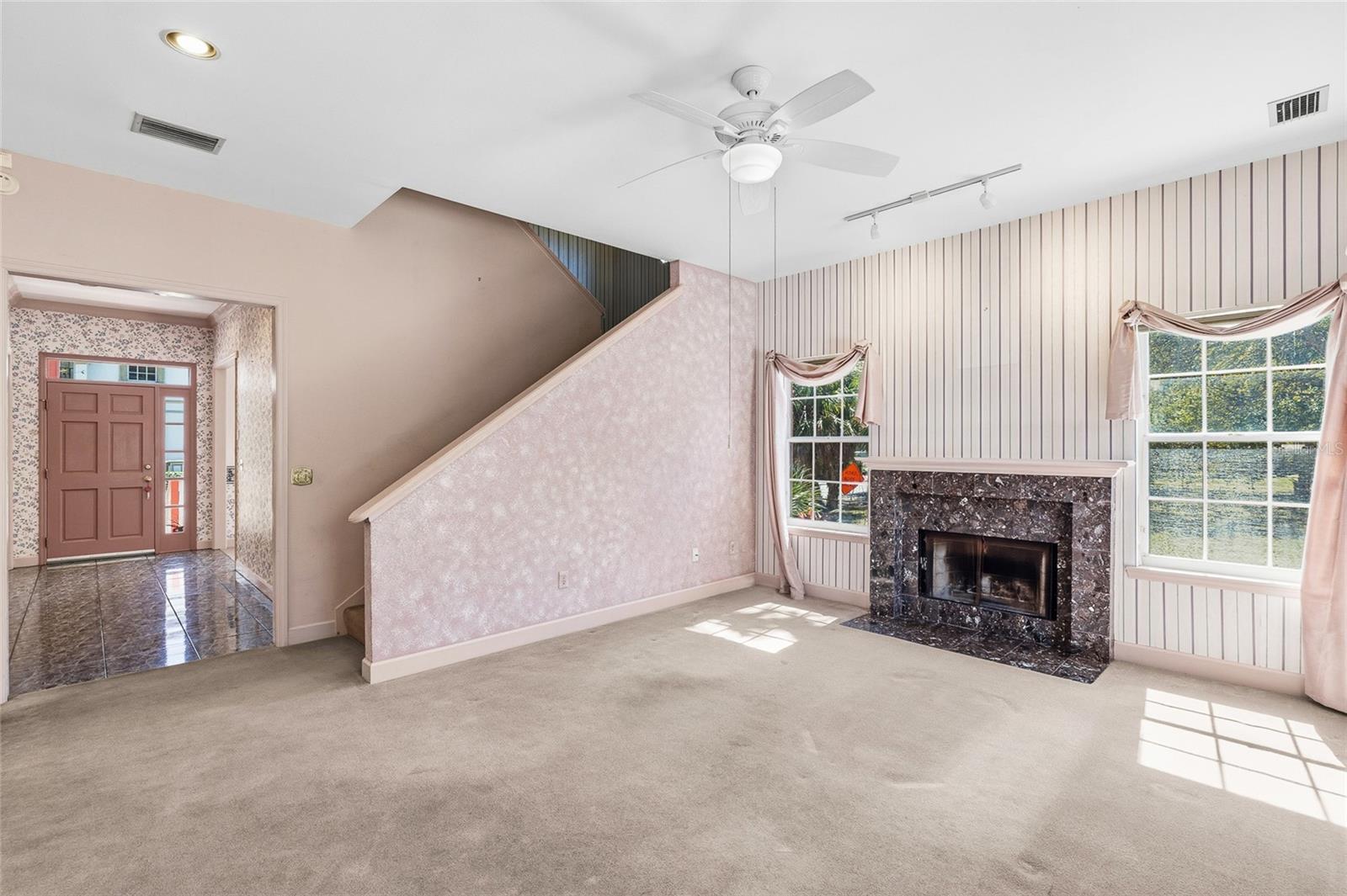 Image 21 of 48 For 6013 Russell Street