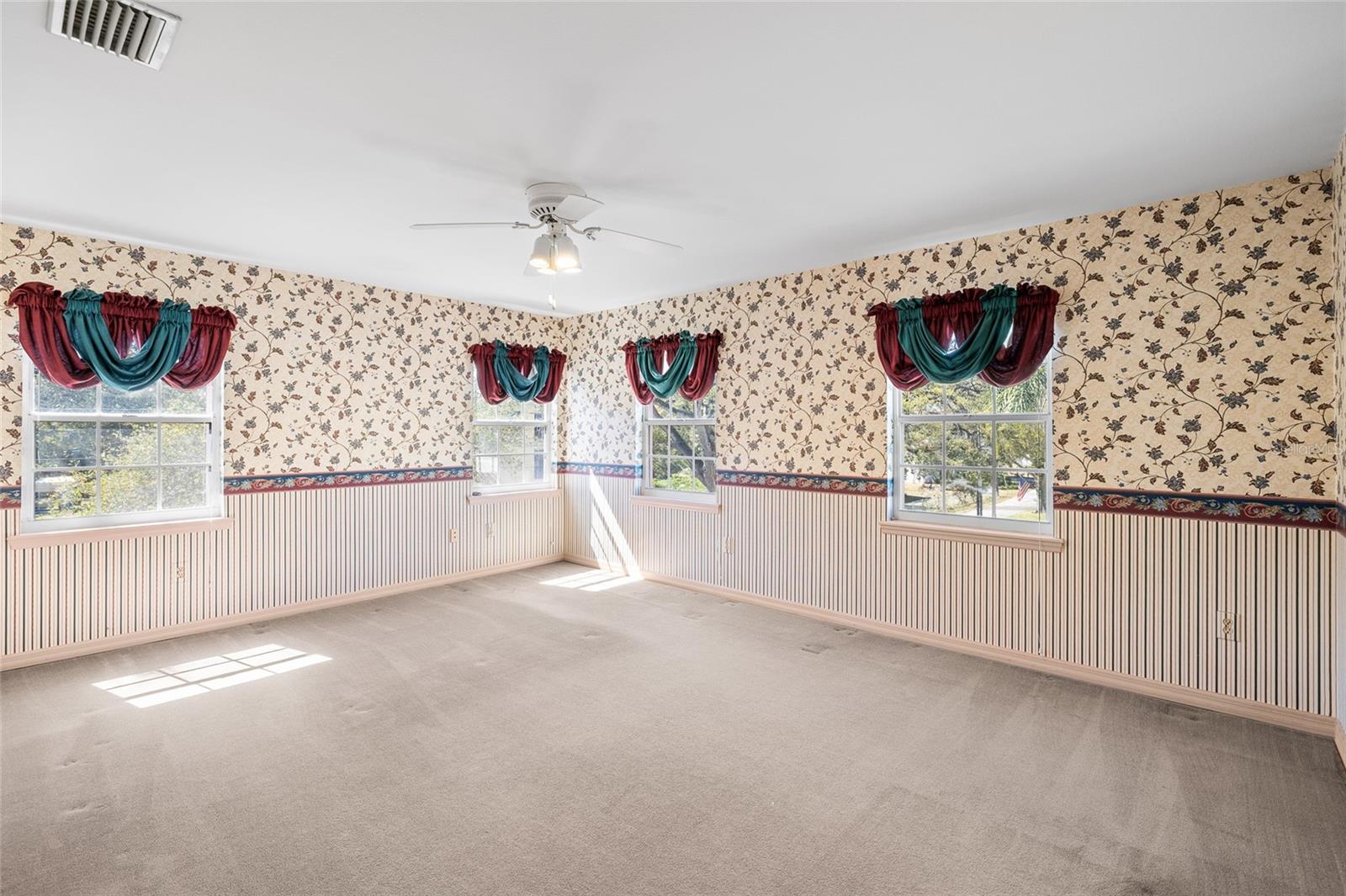 Image 28 of 48 For 6013 Russell Street