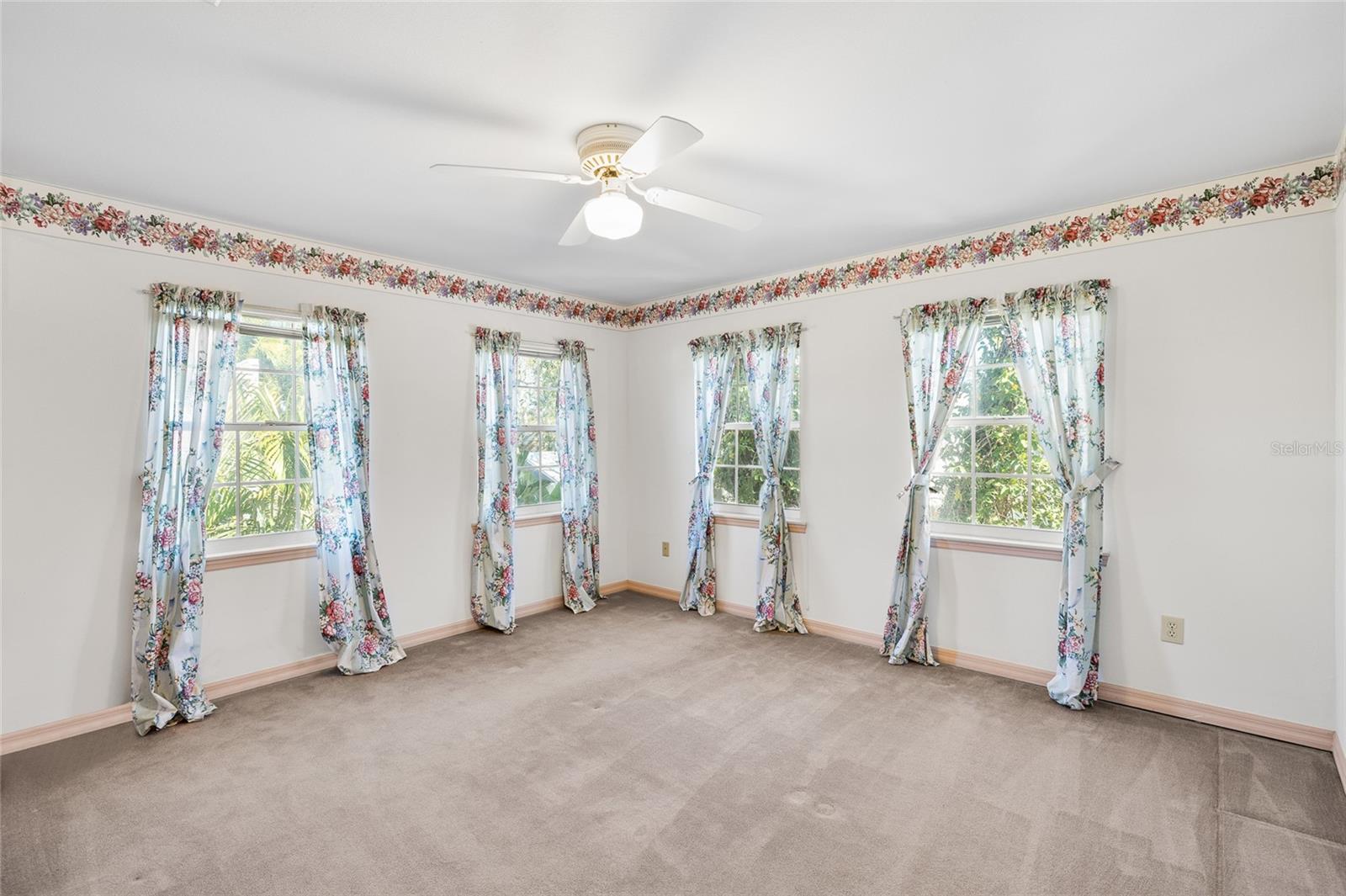 Image 35 of 48 For 6013 Russell Street