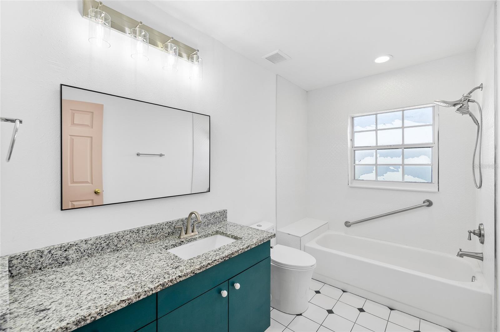 Image 38 of 48 For 6013 Russell Street