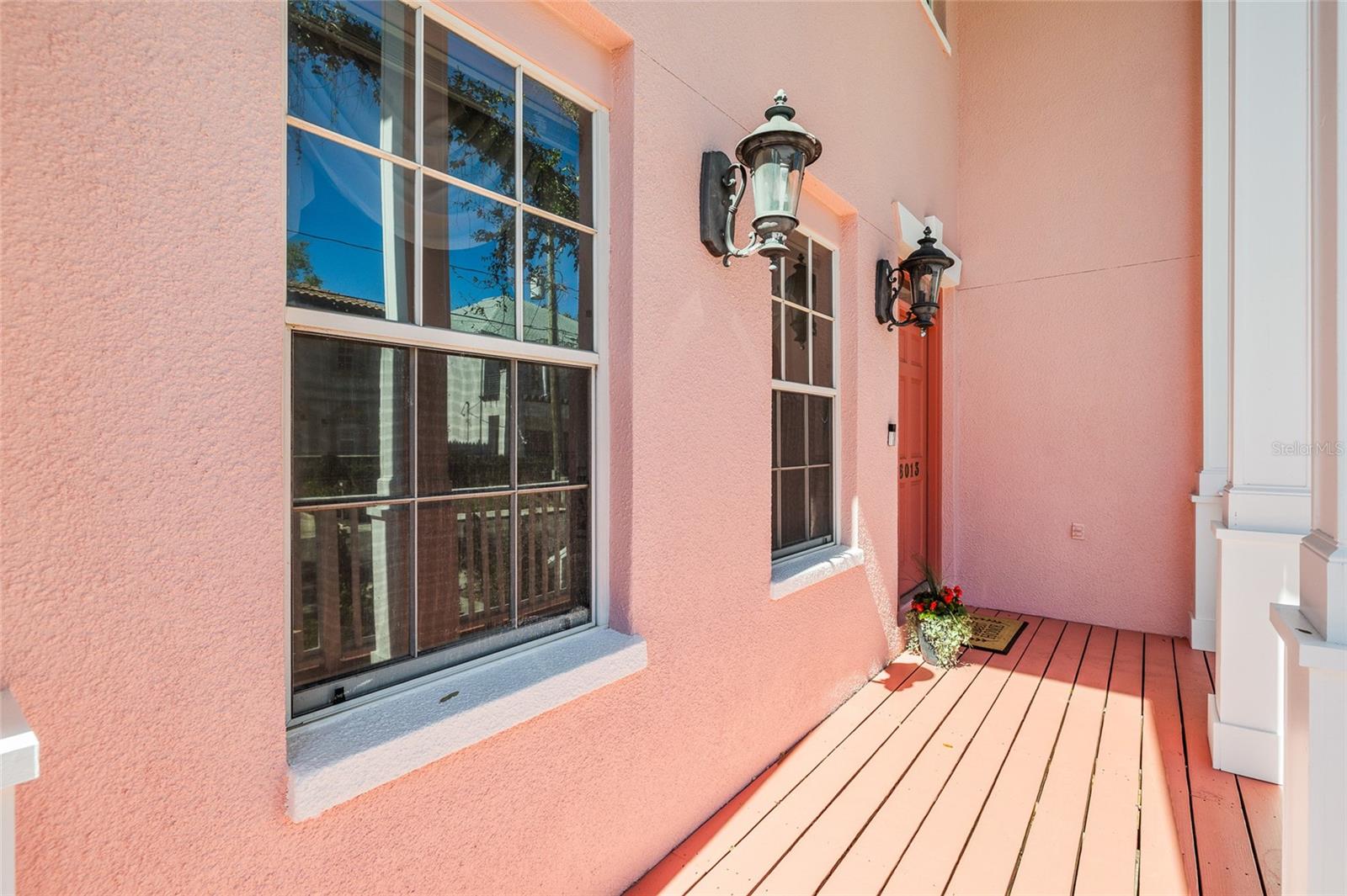 Image 5 of 48 For 6013 Russell Street