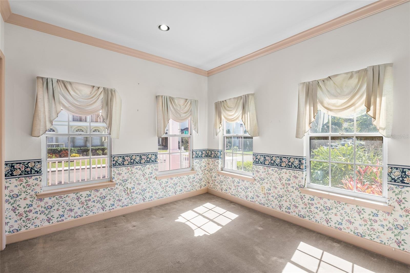 Image 8 of 48 For 6013 Russell Street