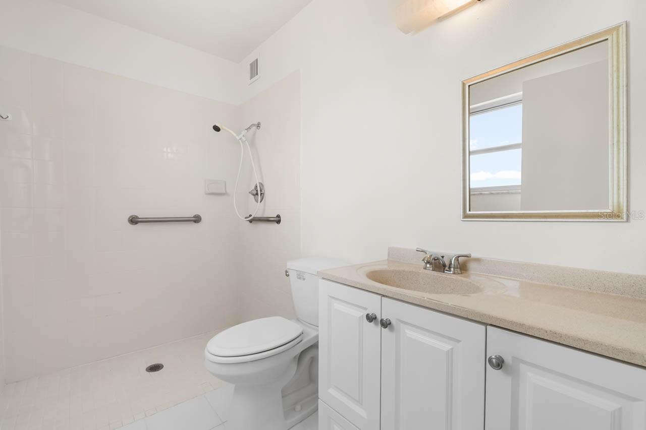 Image 19 of 46 For 1517 Chevy Chase Drive