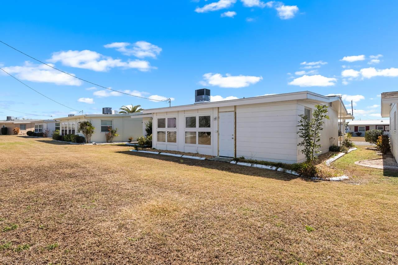 Image 27 of 46 For 1517 Chevy Chase Drive