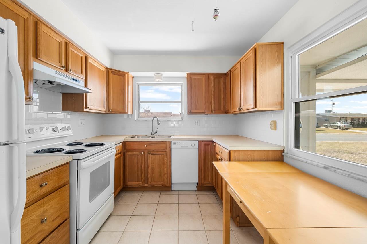 Image 9 of 46 For 1517 Chevy Chase Drive