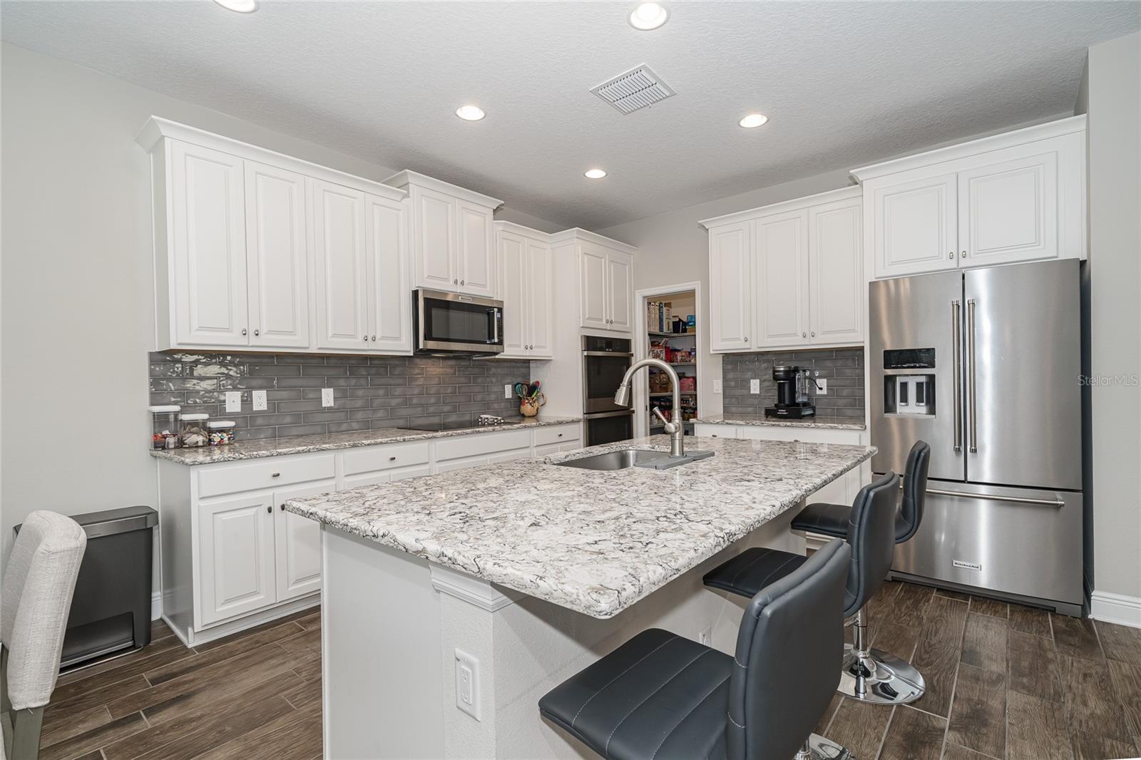 Listing photo id 11 for 16154 Monterey Greens Circle