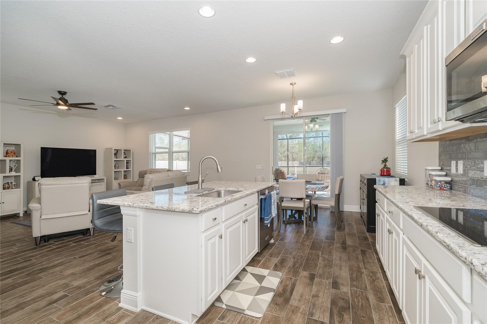 Listing photo id 14 for 16154 Monterey Greens Circle