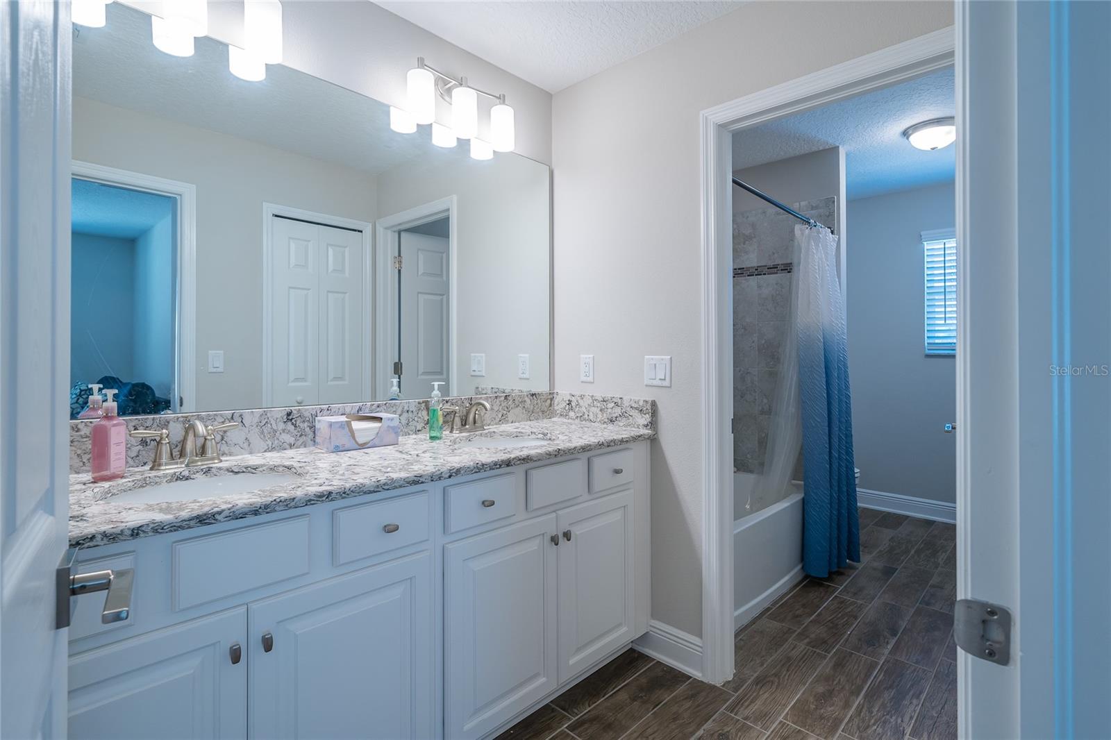 Listing photo id 23 for 16154 Monterey Greens Circle