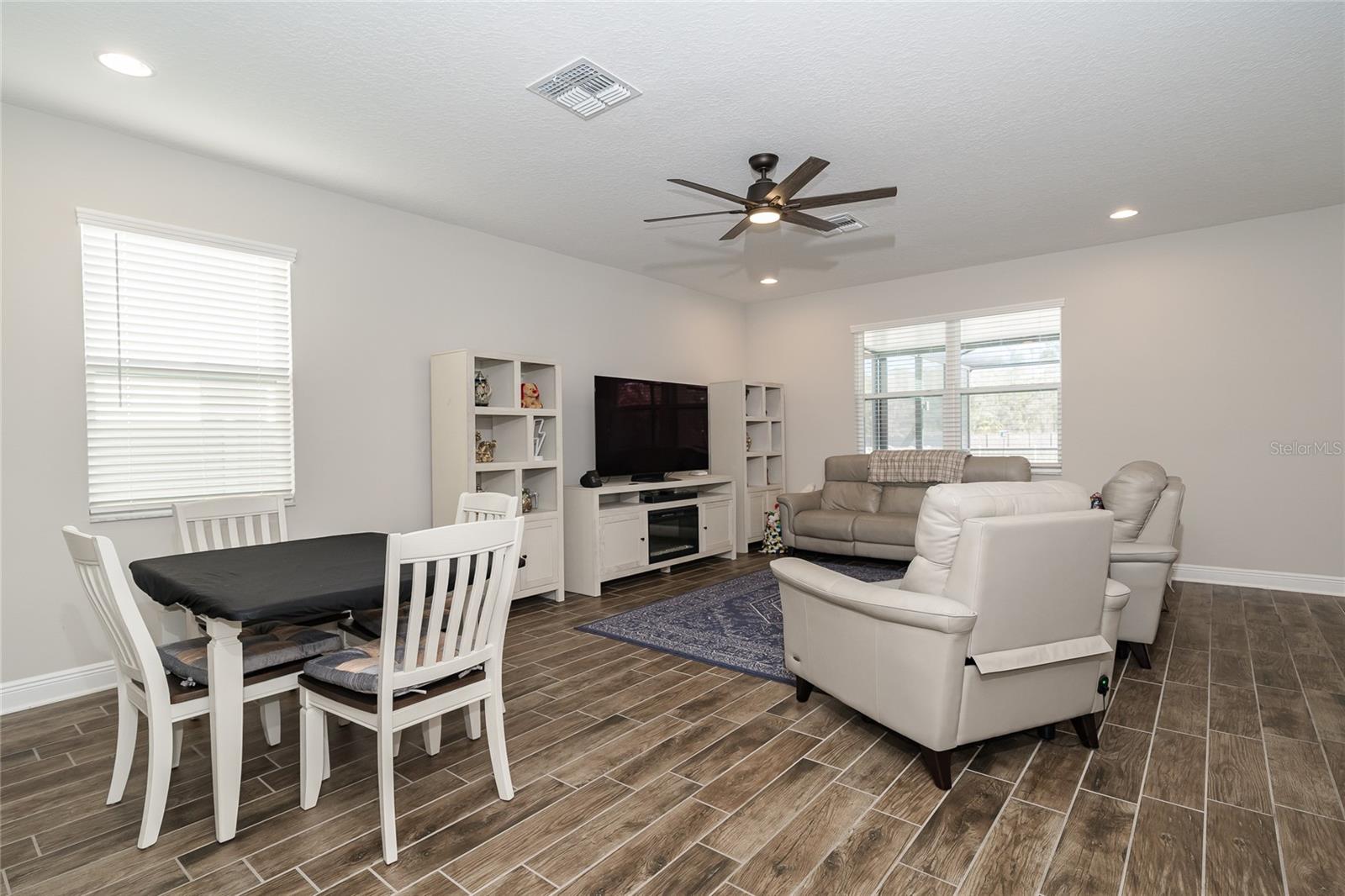 Listing photo id 4 for 16154 Monterey Greens Circle