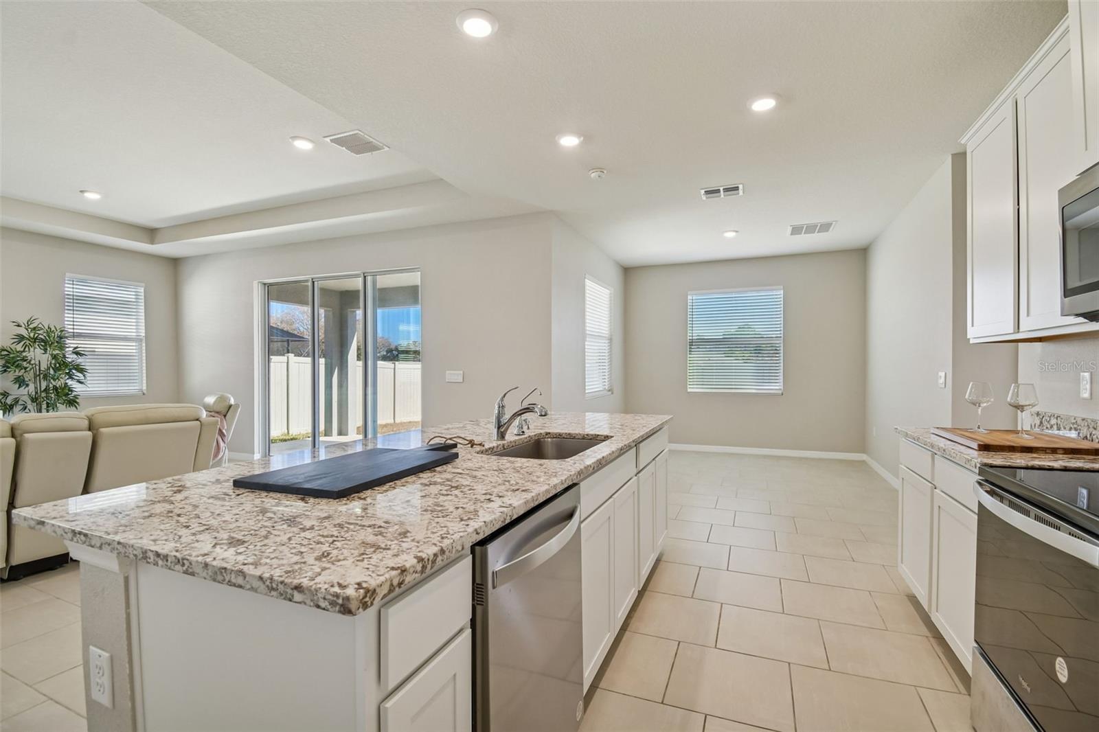 Image 18 of 49 For 12436 Shining Willow Street