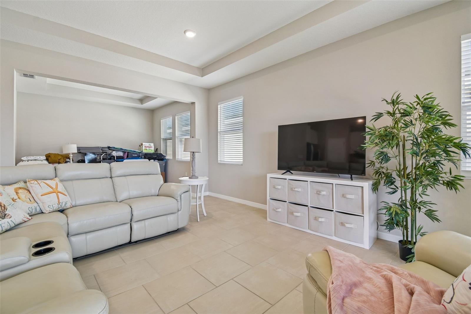 Image 22 of 49 For 12436 Shining Willow Street