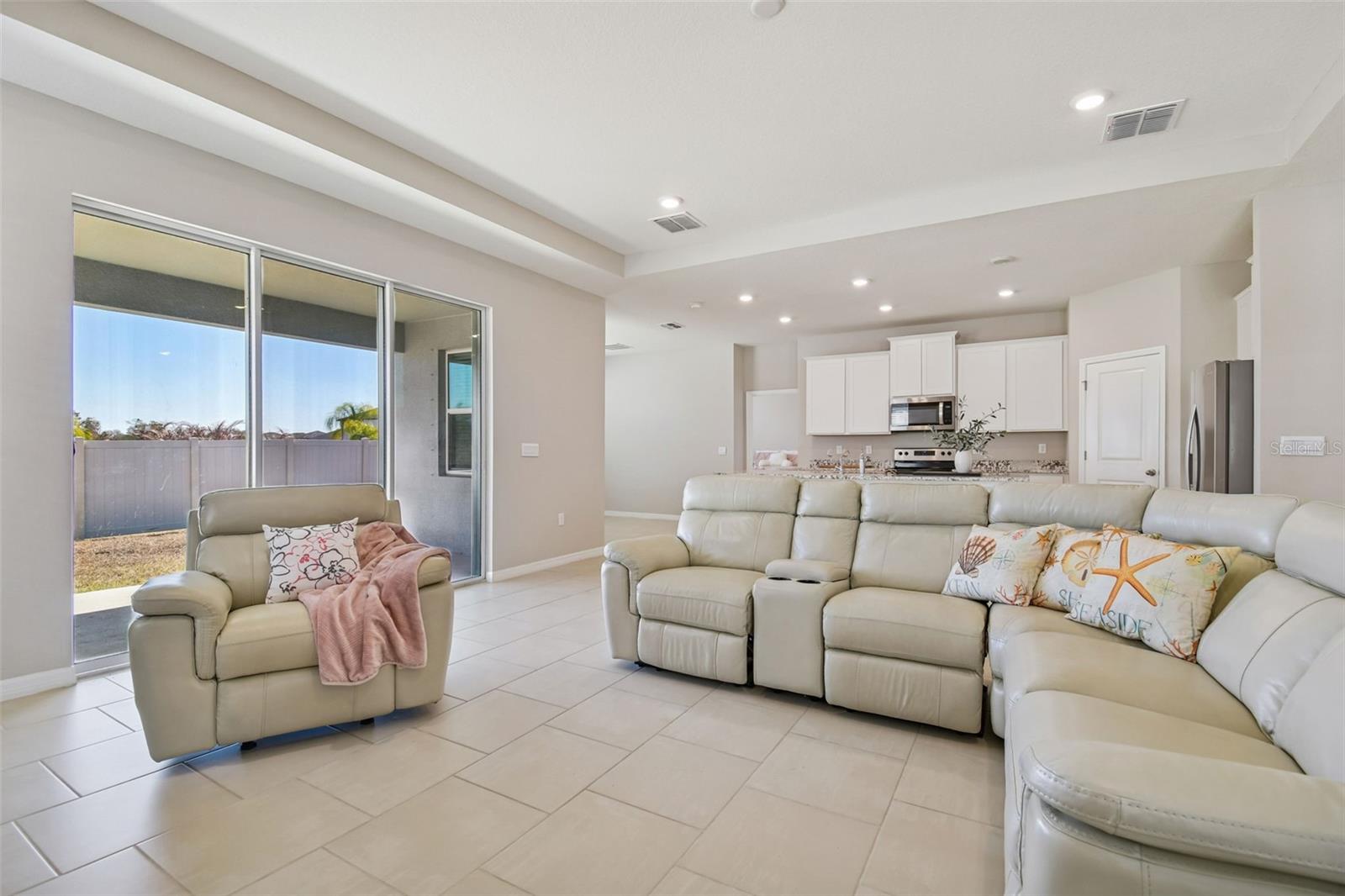 Image 23 of 49 For 12436 Shining Willow Street