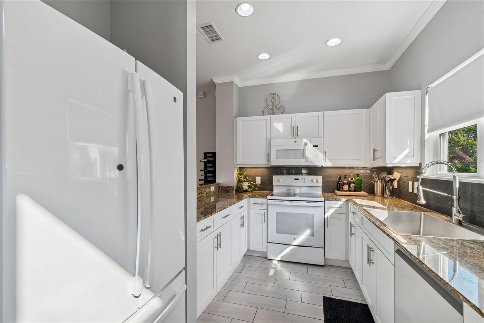 Image 16 of 66 For 5321 Escena Court