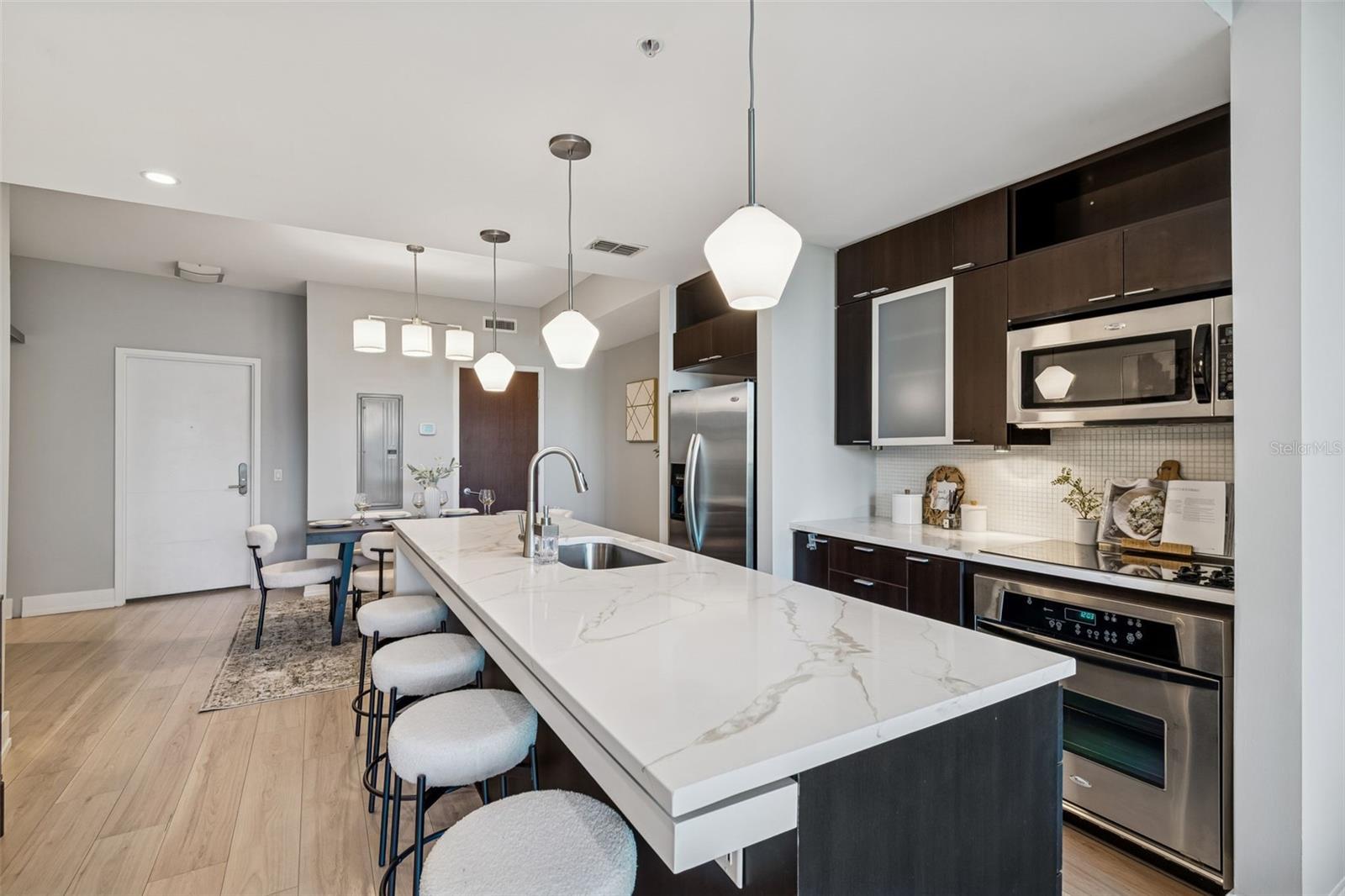 Listing photo id 9 for 111 12th Street 1402