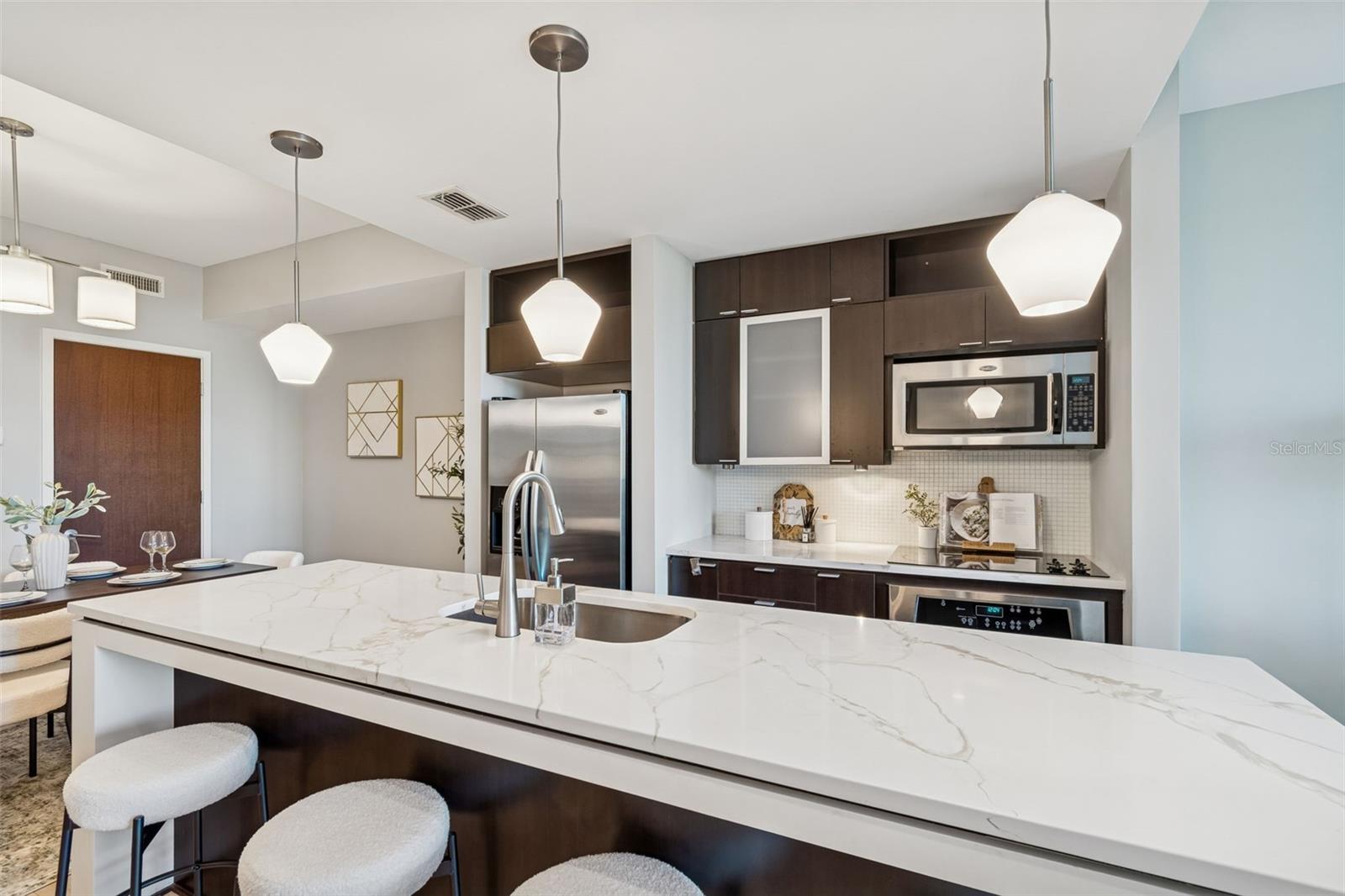 Listing photo id 10 for 111 12th Street 1402