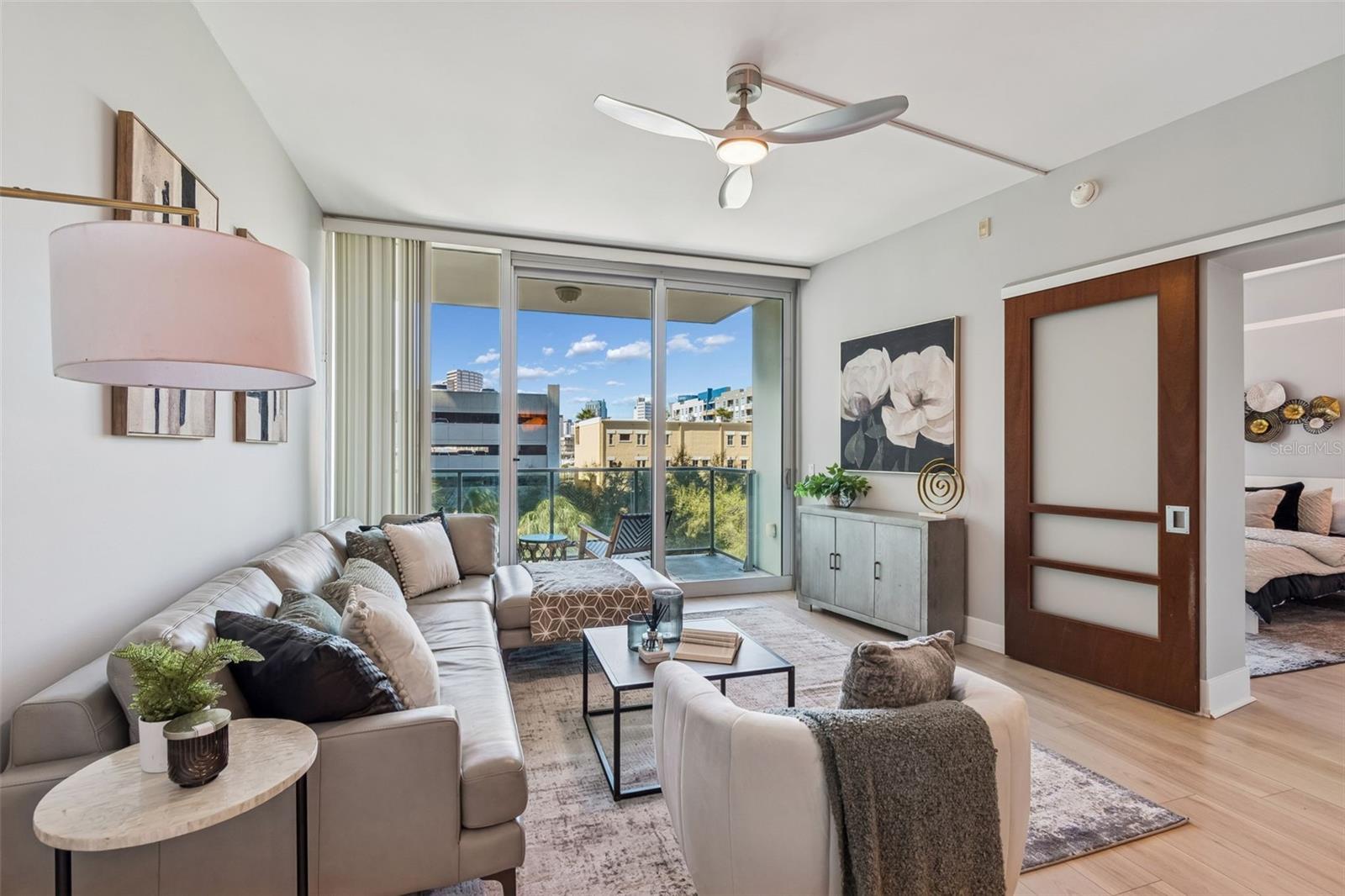 Listing photo id 16 for 111 12th Street 1402