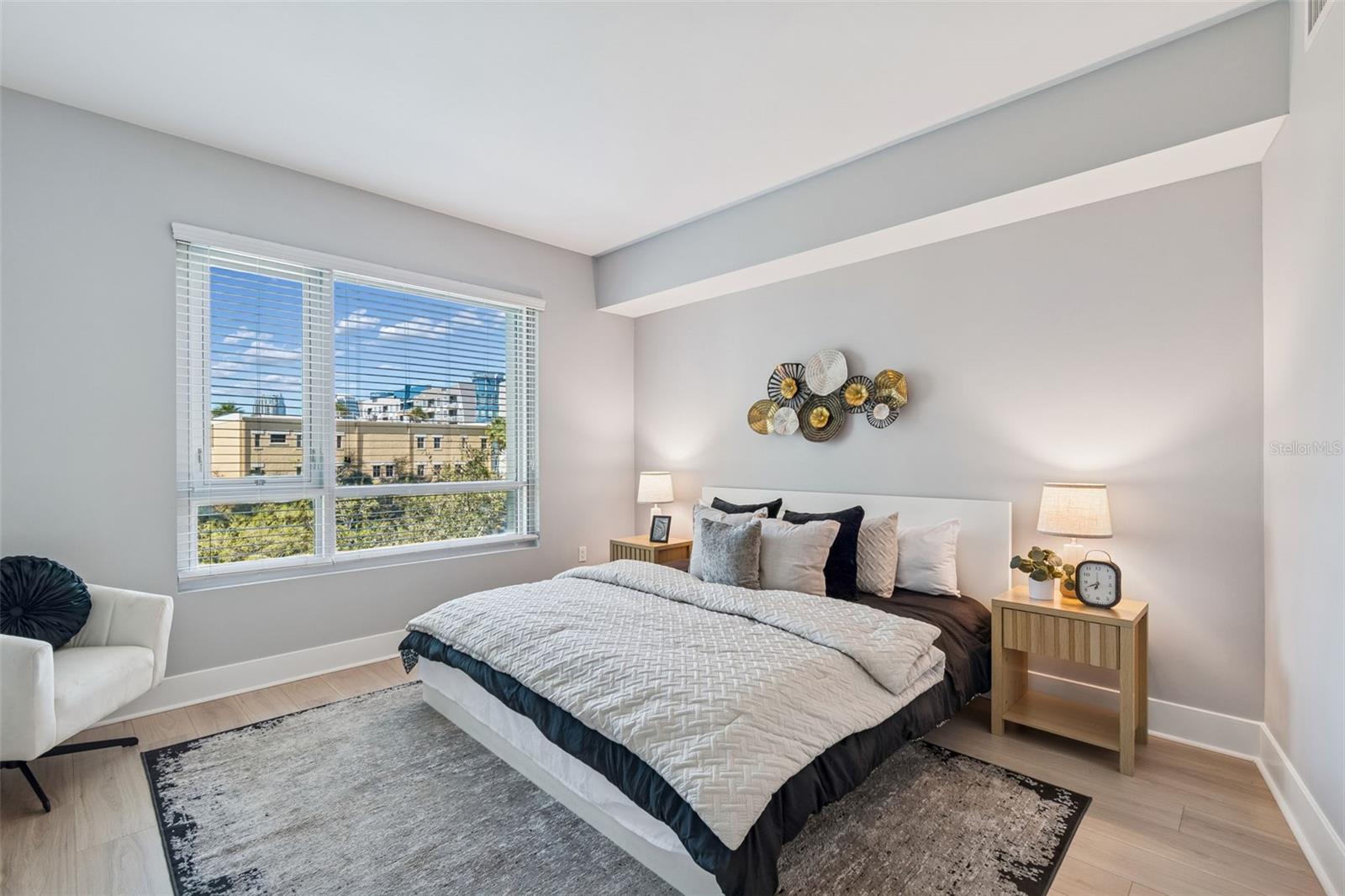 Listing photo id 19 for 111 12th Street 1402