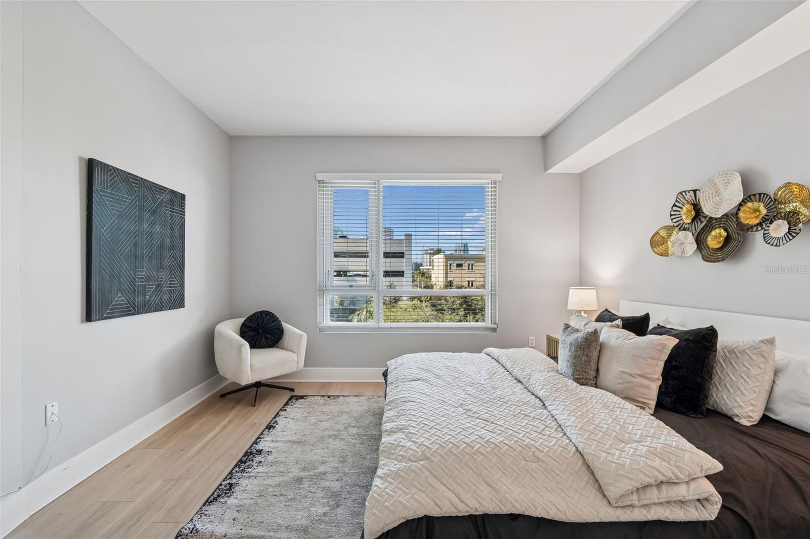 Listing photo id 20 for 111 12th Street 1402