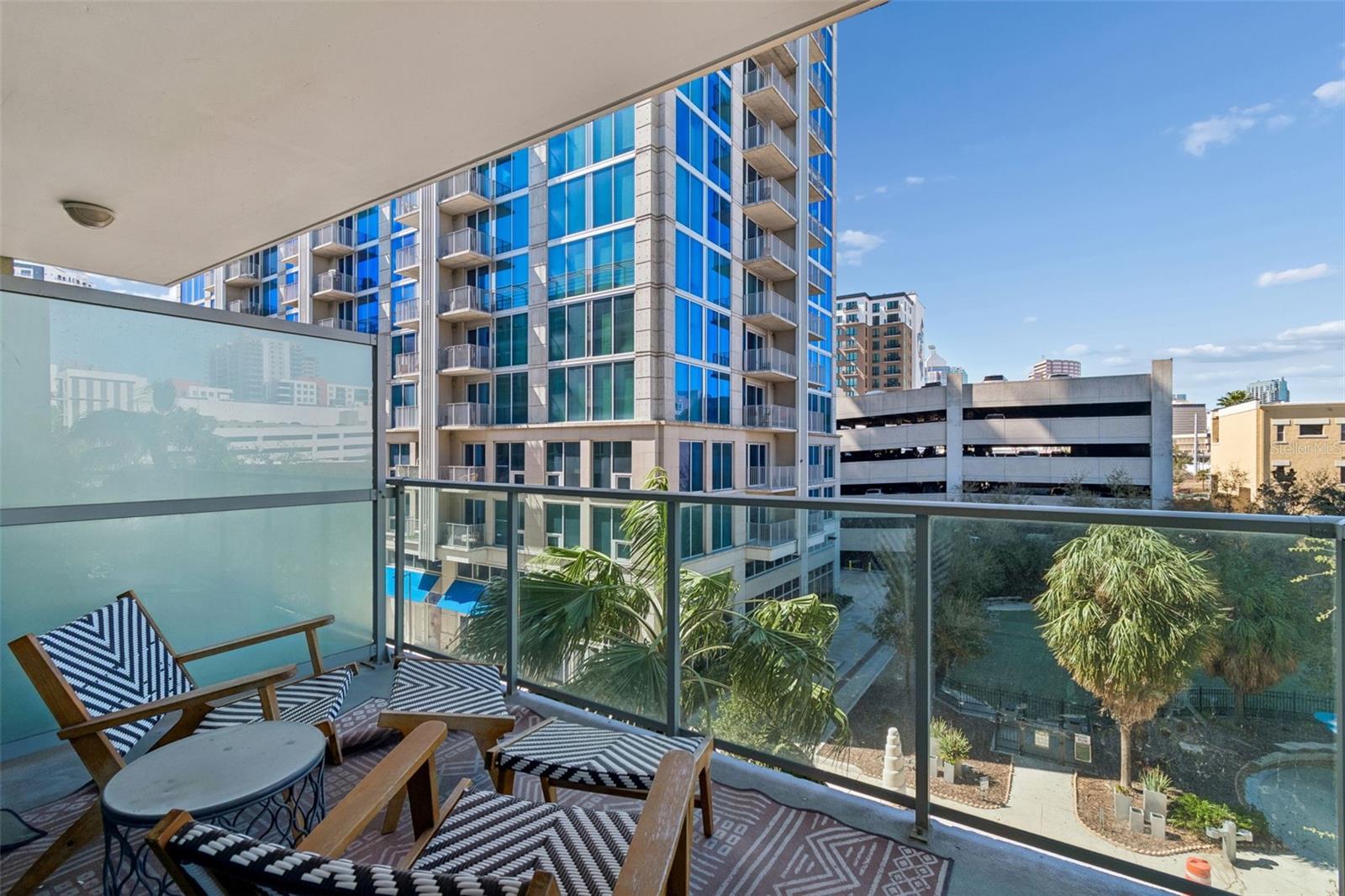 Listing photo id 28 for 111 12th Street 1402