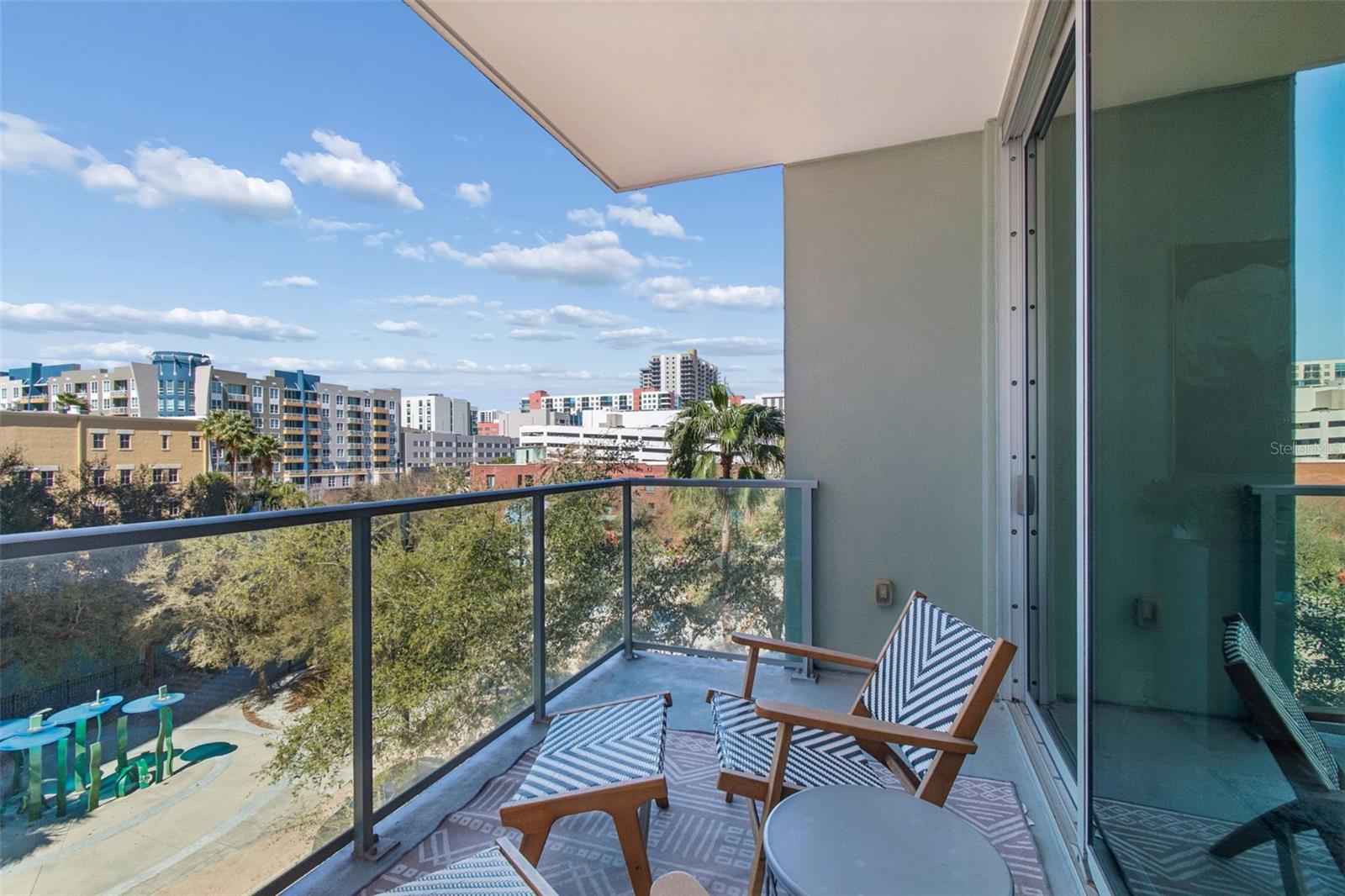 Listing photo id 29 for 111 12th Street 1402