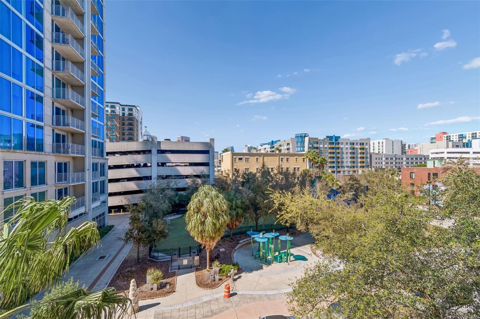 Listing photo id 33 for 111 12th Street 1402