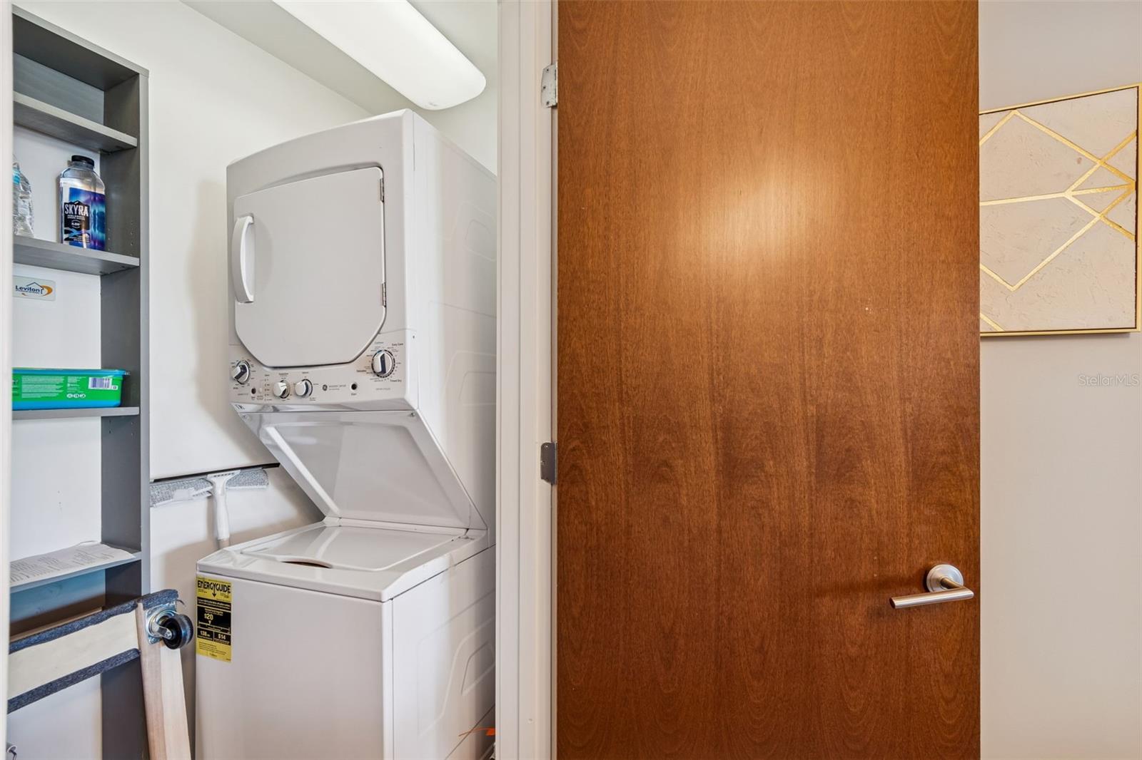 Listing photo id 34 for 111 12th Street 1402