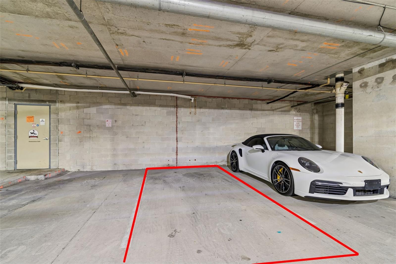 Listing photo id 35 for 111 12th Street 1402