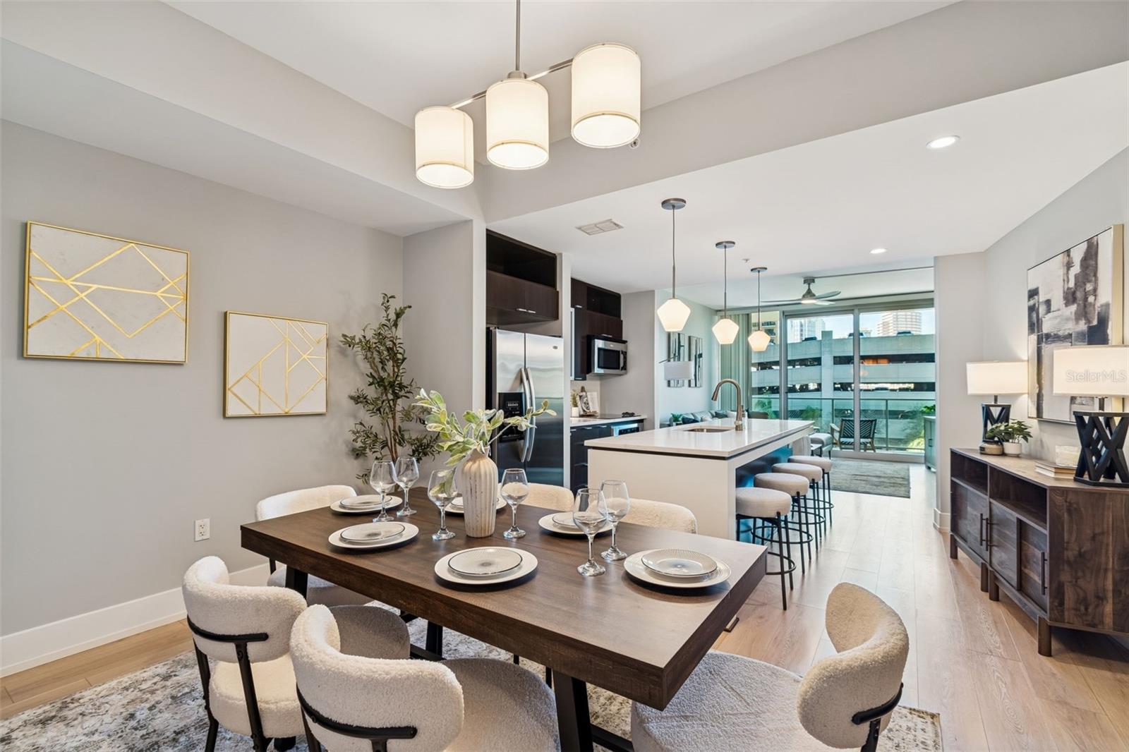 Listing photo id 2 for 111 12th Street 1402