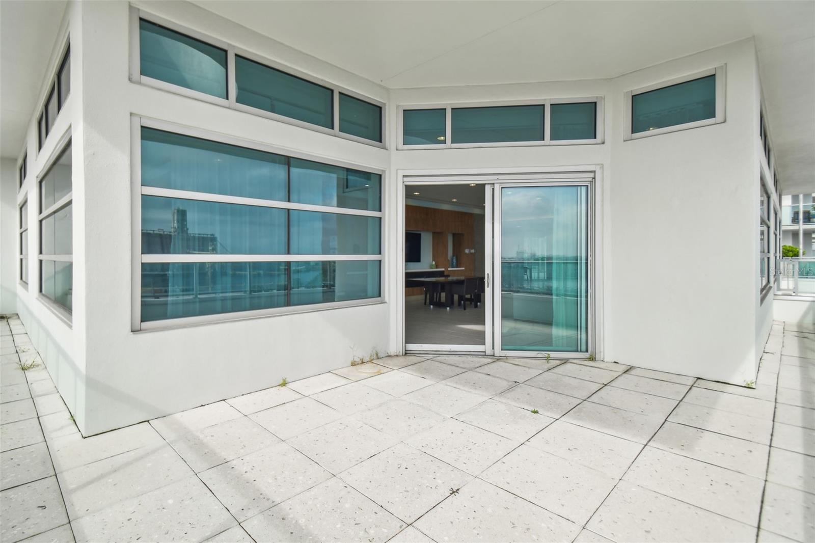 Listing photo id 43 for 111 12th Street 1402